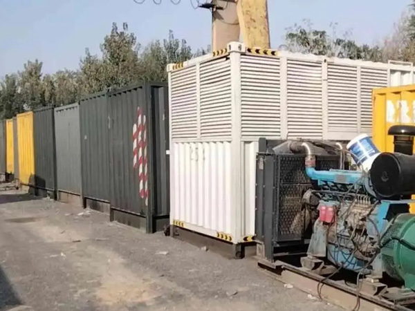 岳阳200KW柴油发电机机组每小时油耗是多少?